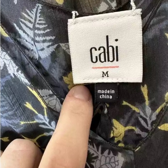 CABI Sz Medium Top Blouse #3450
Floral Fern Layered Sleeveless tank - Picture 3 of 3